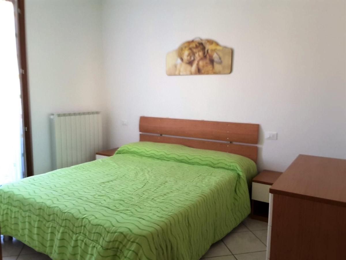Hotel Apartments Villaggio Dei Fiori 4 Stars Luxury - Great Family Resort - Pet Friendly - With Hypermarket - Delivery Restaurant-Pizzeria - Room Breakfast With Supplement - Ultra Fast Wi-Fi - Play Area For Children - Olympic Swimming Pool - Parking Caorle Kültér fotó